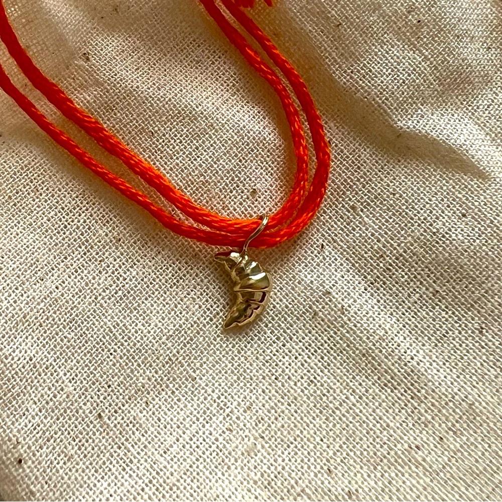 Catbird croissant charm